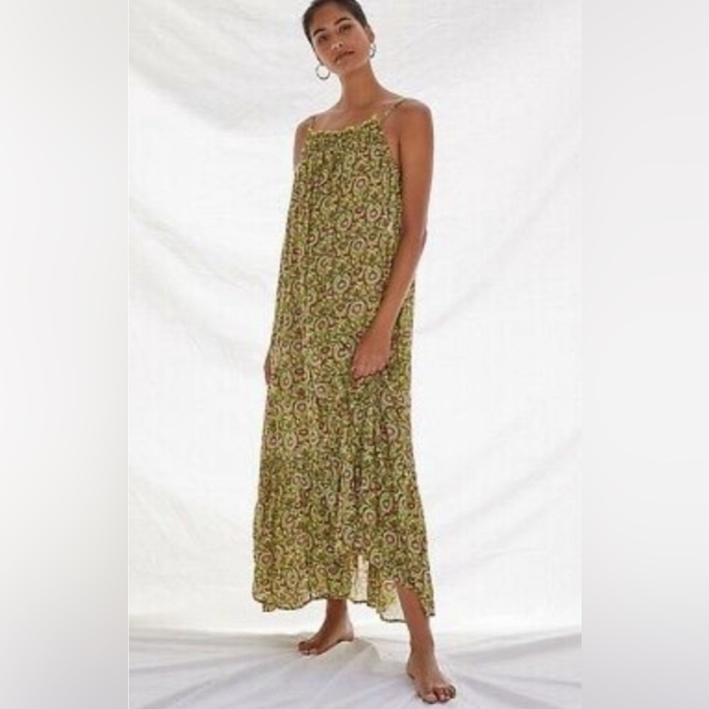 Anthropologie Flounced Maxi Lounge Dress Lime Green
Magenta Ethnic Print Small